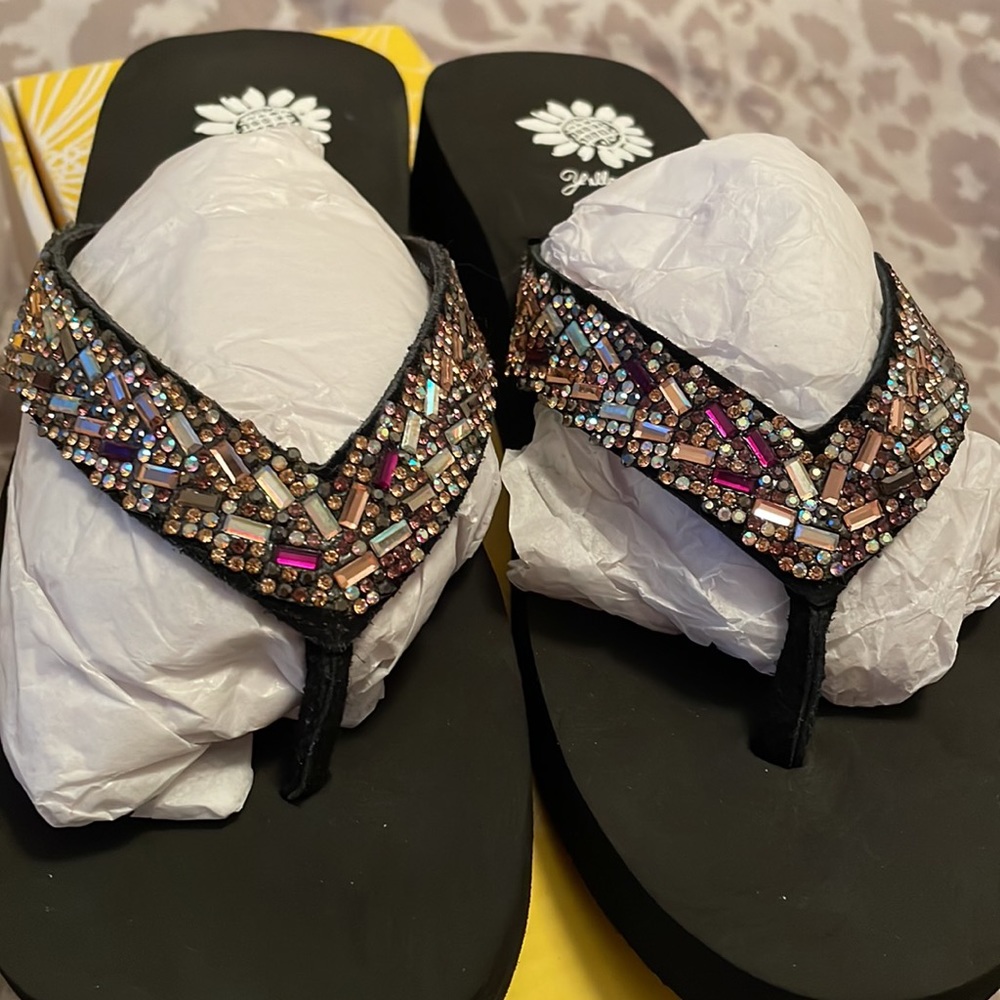 Yellow Box flip flops - Picture 4 of 7